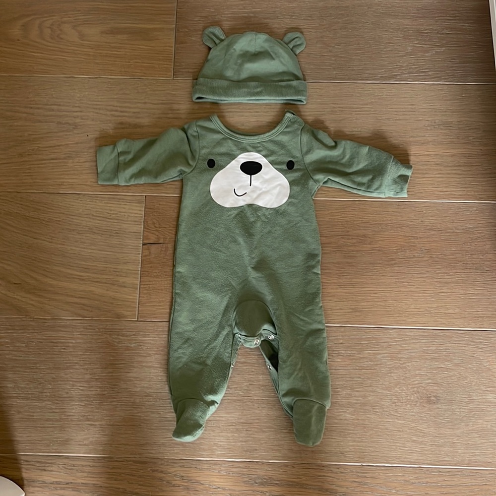 Onesie + beanie